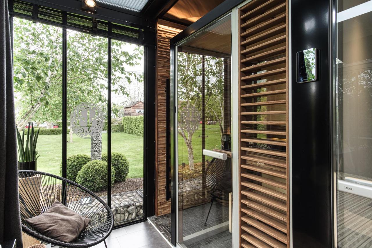 Le Domaine Des Pres Verts Suites & Chambres Avec Jacuzzi Privatif Jouey Eksteriør billede