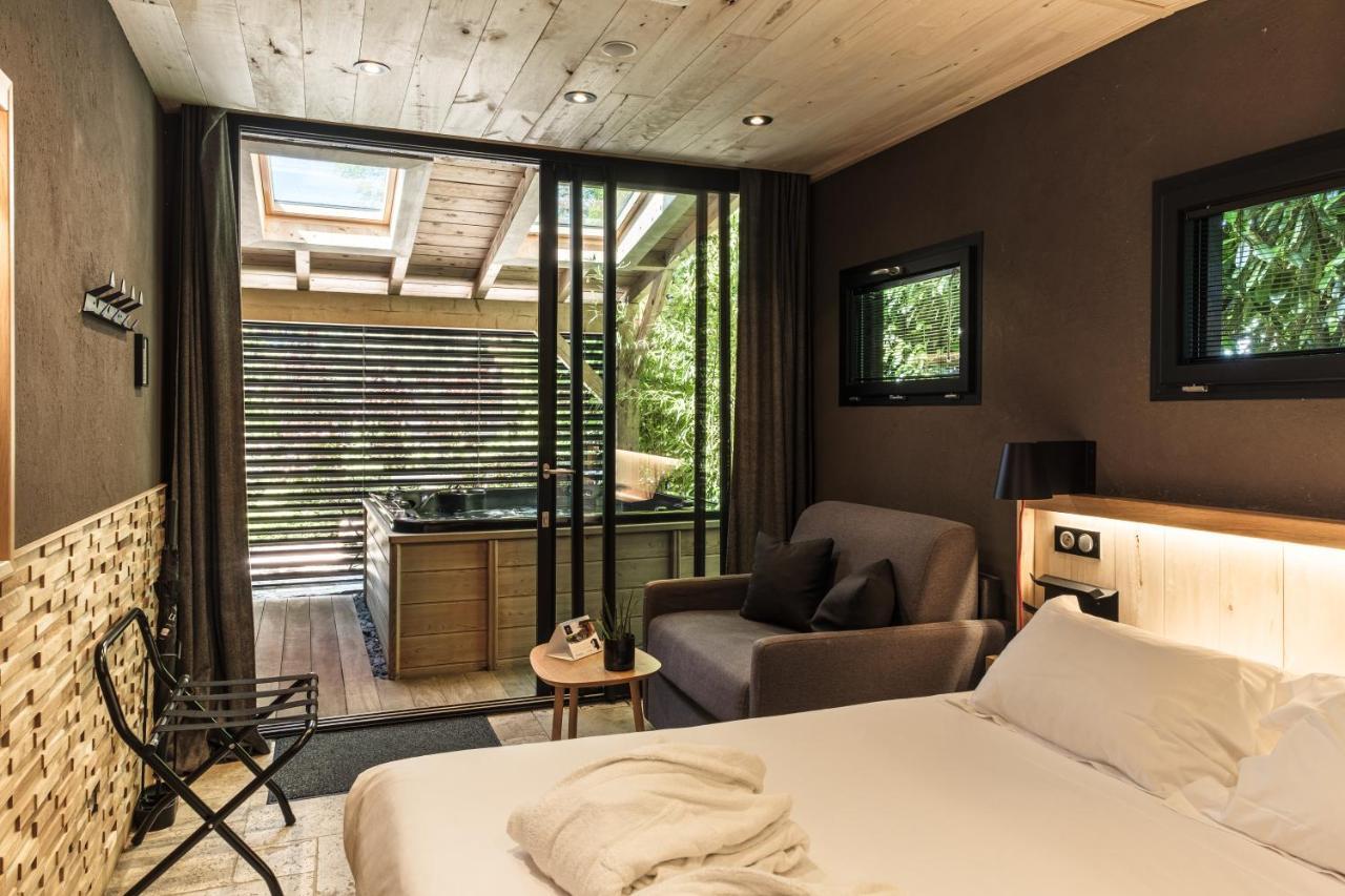 Le Domaine Des Pres Verts Suites & Chambres Avec Jacuzzi Privatif Jouey Eksteriør billede