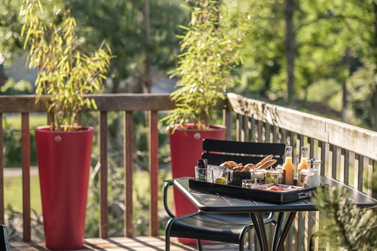 Le Domaine Des Pres Verts Suites & Chambres Avec Jacuzzi Privatif Jouey Eksteriør billede