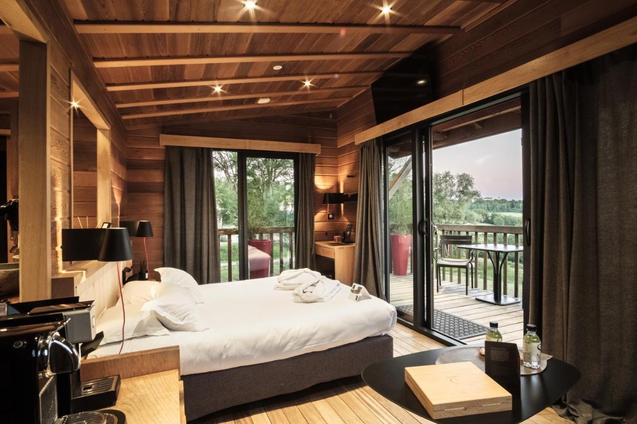 Le Domaine Des Pres Verts Suites & Chambres Avec Jacuzzi Privatif Jouey Eksteriør billede