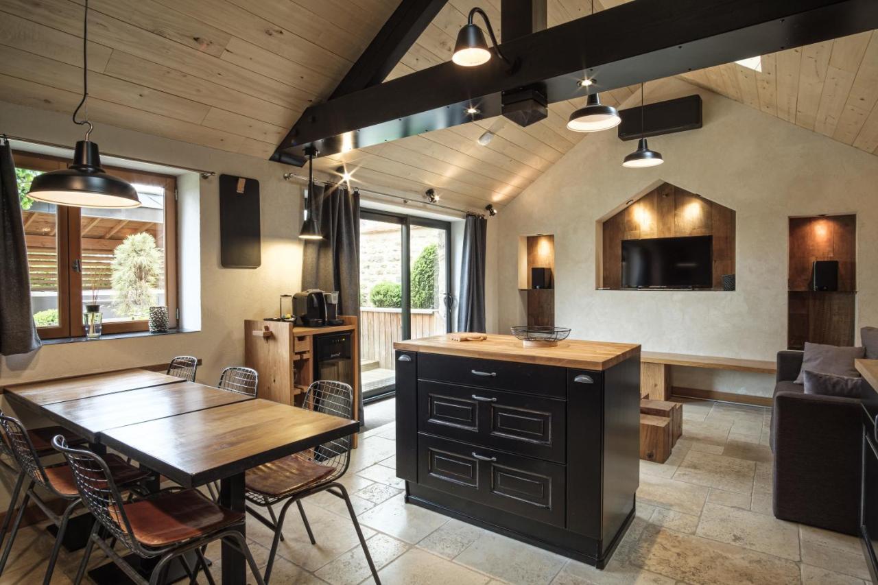 Le Domaine Des Pres Verts Suites & Chambres Avec Jacuzzi Privatif Jouey Eksteriør billede