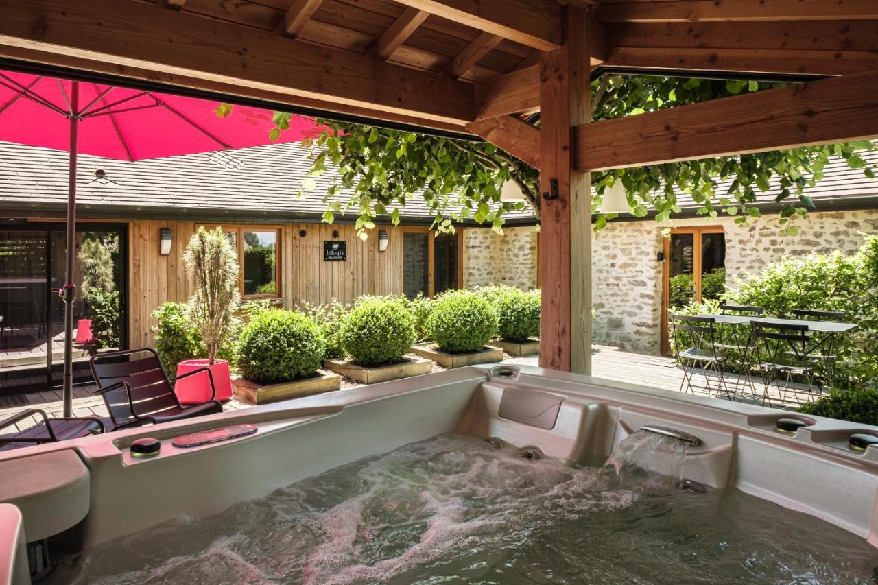 Le Domaine Des Pres Verts Suites & Chambres Avec Jacuzzi Privatif Jouey Eksteriør billede