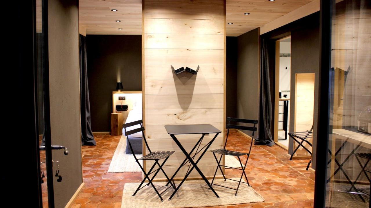 Le Domaine Des Pres Verts Suites & Chambres Avec Jacuzzi Privatif Jouey Eksteriør billede
